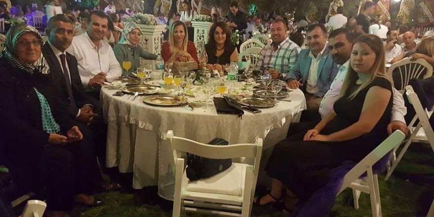 İzmir cemiyet hayatı bu düğünde buluştu