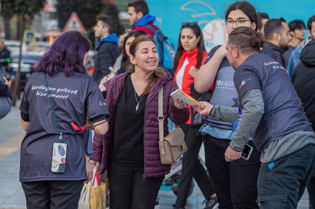 Saatler 9'u 5 geçti İzmir'de yaşam durdu! 11