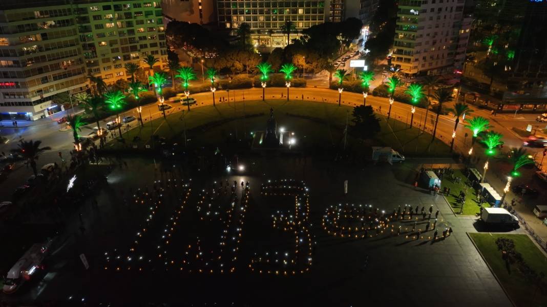 Saatler 9'u 5 geçti İzmir'de yaşam durdu! 13