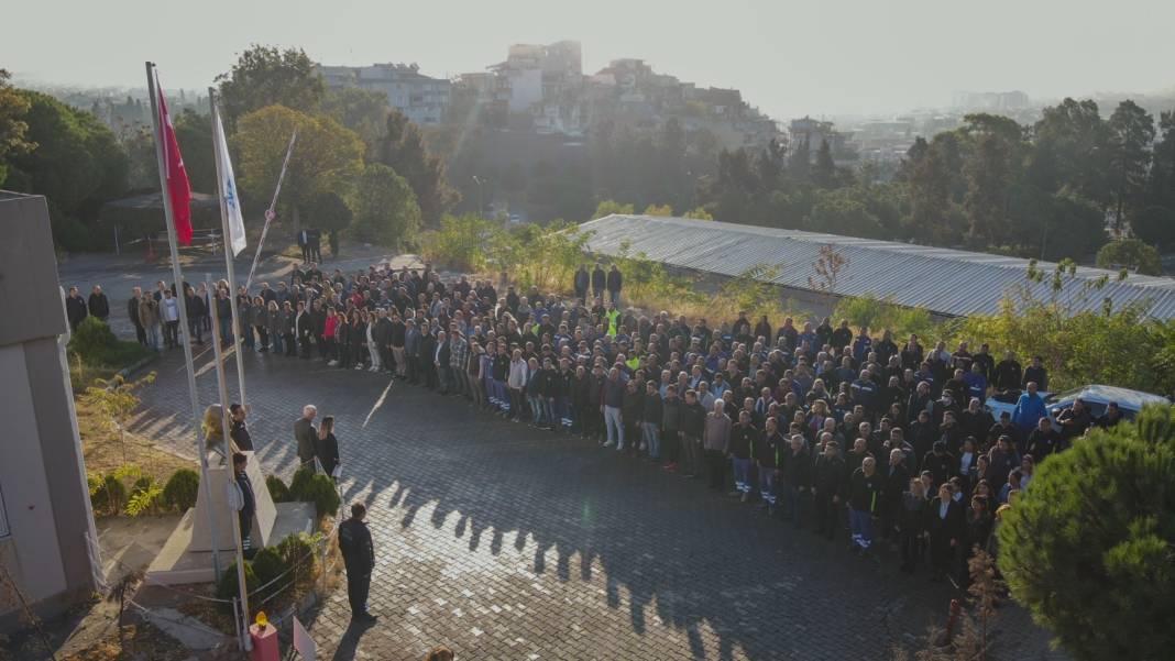 Saatler 9'u 5 geçti İzmir'de yaşam durdu! 15