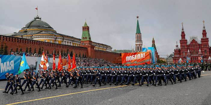 Zaferin yıl dönümünde Rus ordusundan gövde gösterisi