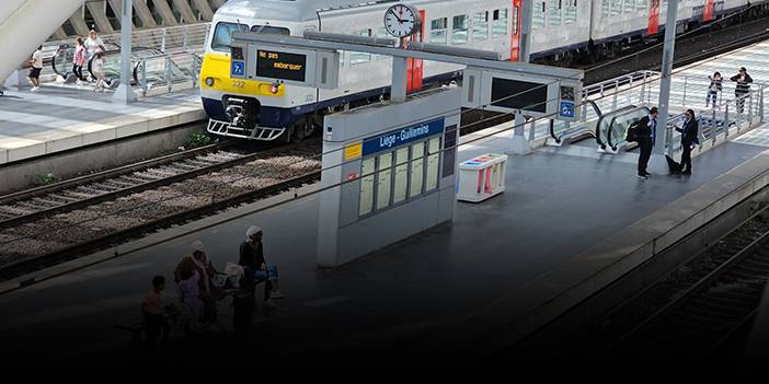 Belçika'da genel grev ulaşımı felç etti