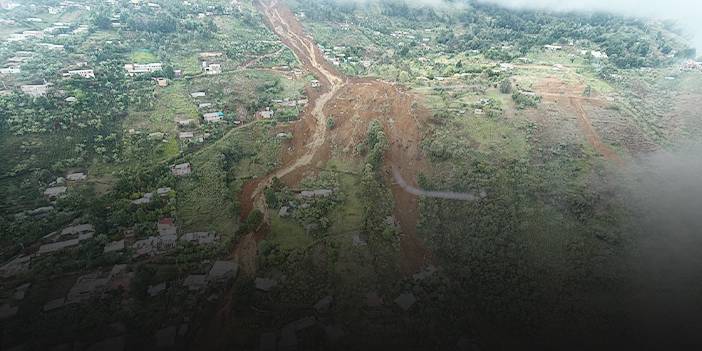 Toprak kayması: 10 ölü 15 yaralı!