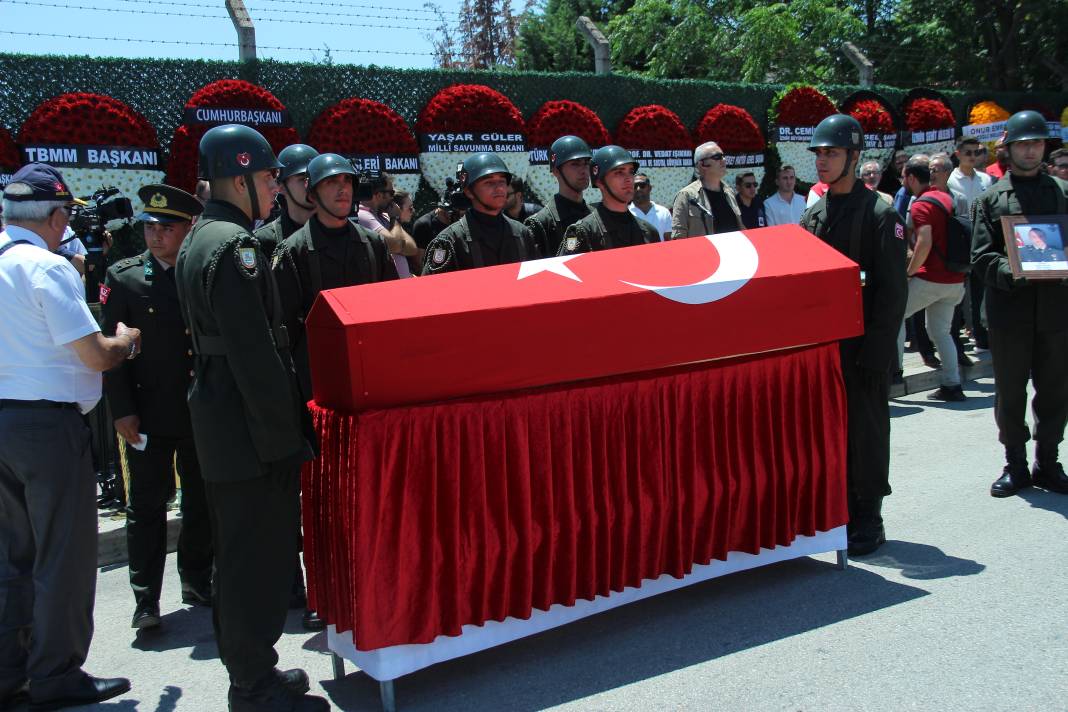 İzmirli şehide acı veda! 13