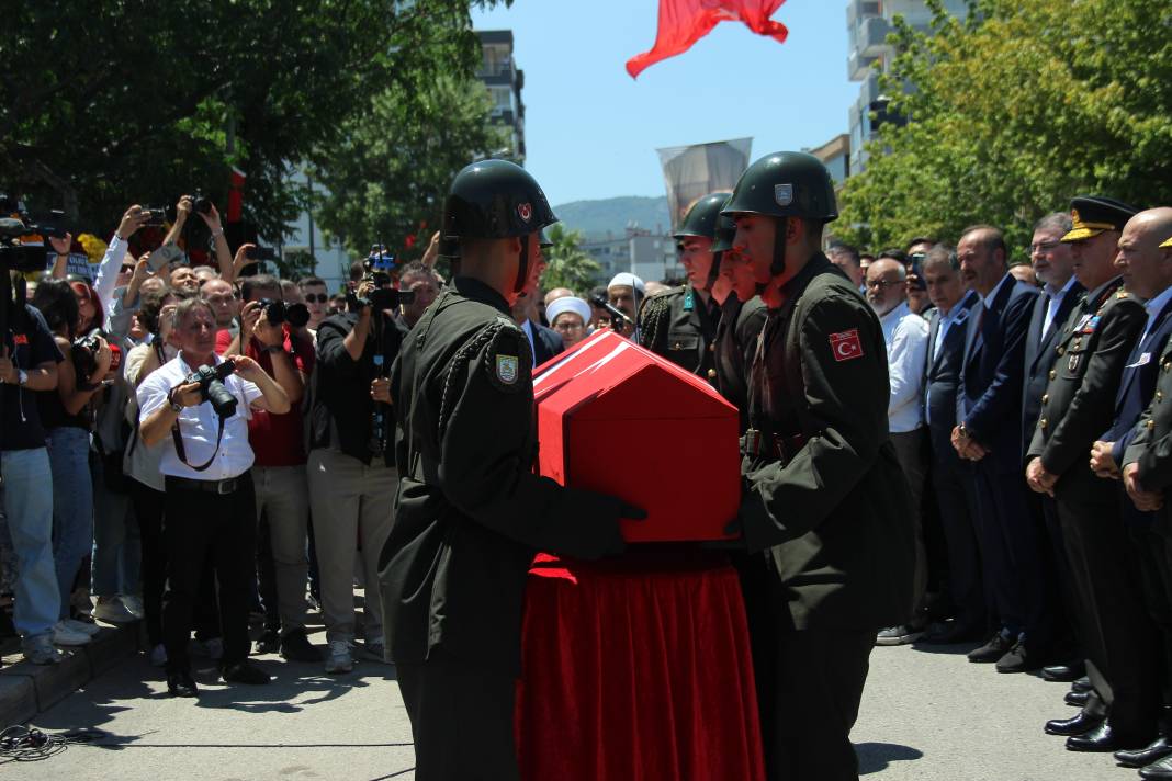 İzmirli şehide acı veda! 4