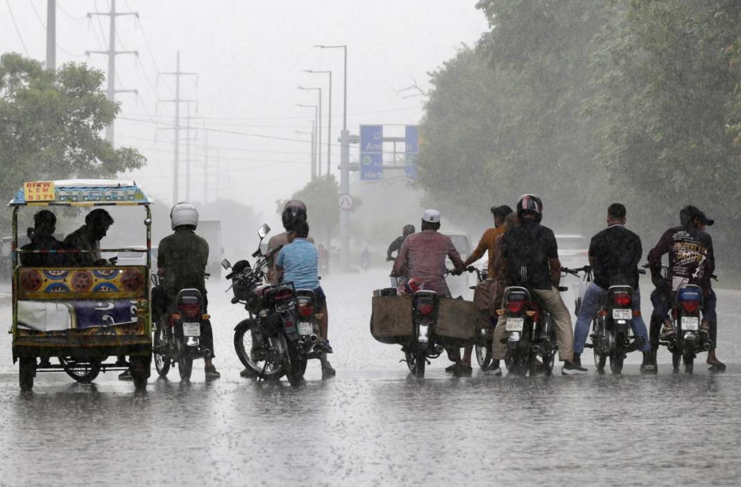 Muson yağışlarında can kaybı artıyor! 11