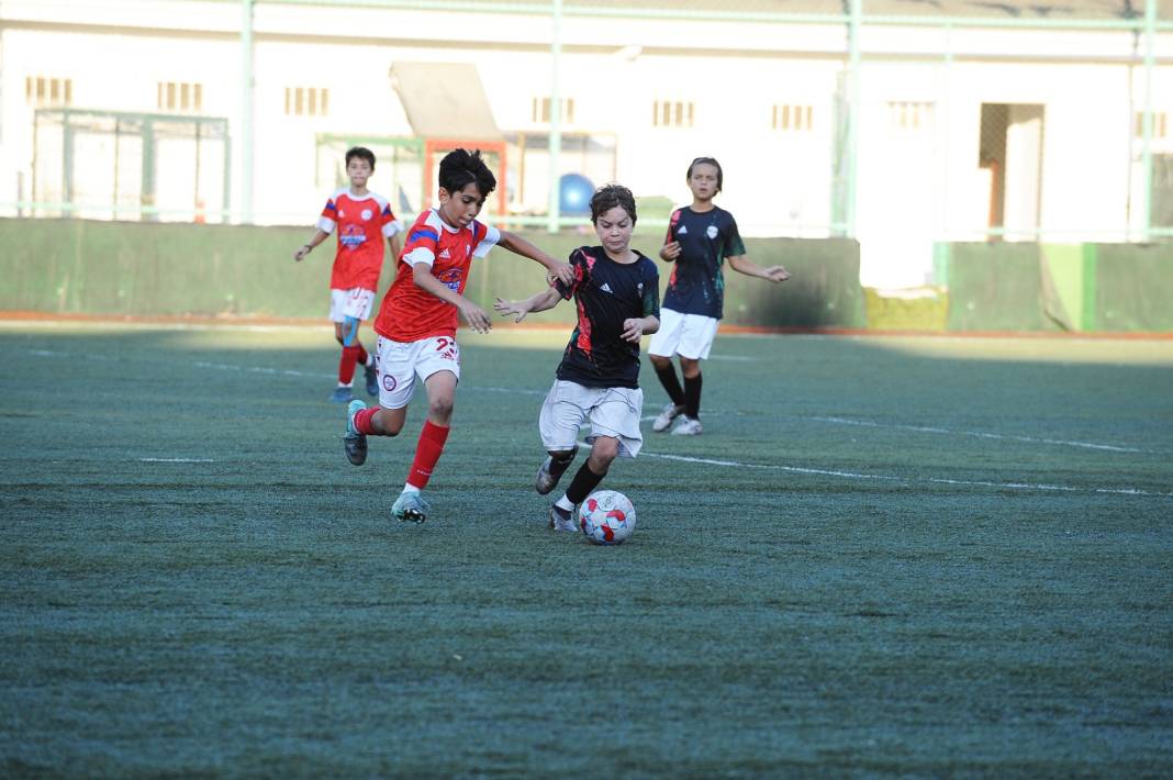 Zafer Bayramı coşkusu miniklerin mücadelesiyle sahalara taşındı! 5