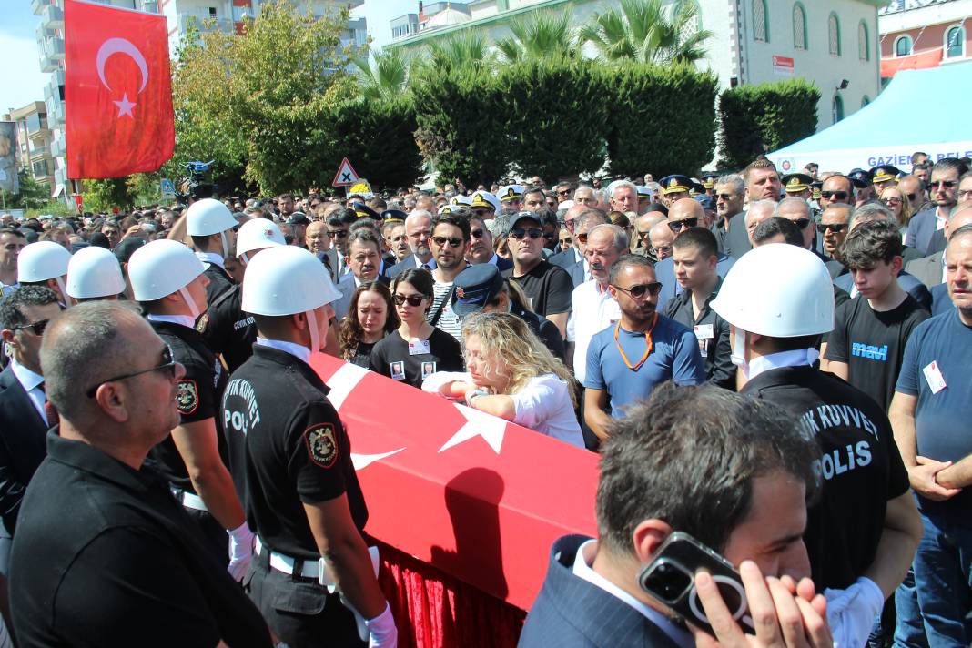 Şehit polislere acı veda! 10