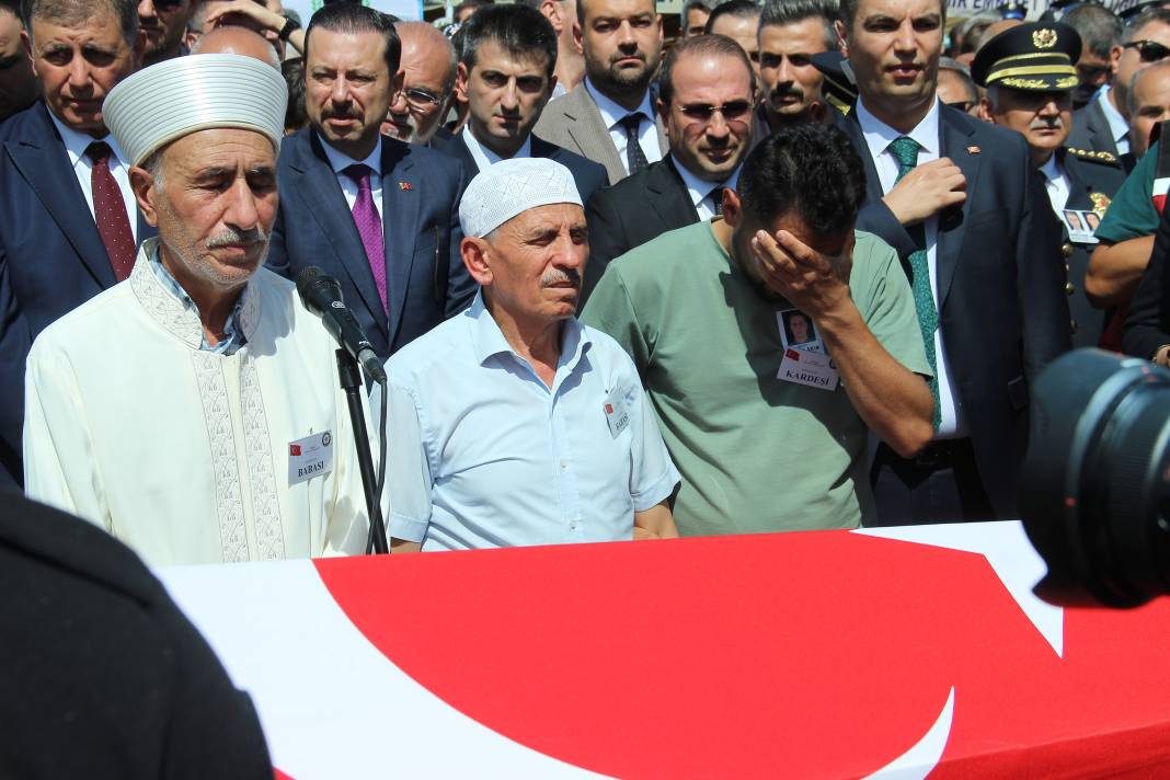 Şehit polislere acı veda! 8