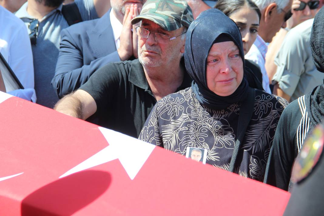 Şehit polislere acı veda! 9