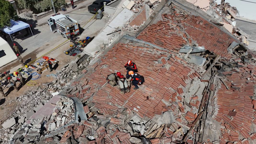 4 bin personel ile gerçeği aratmayan tatbikat 1