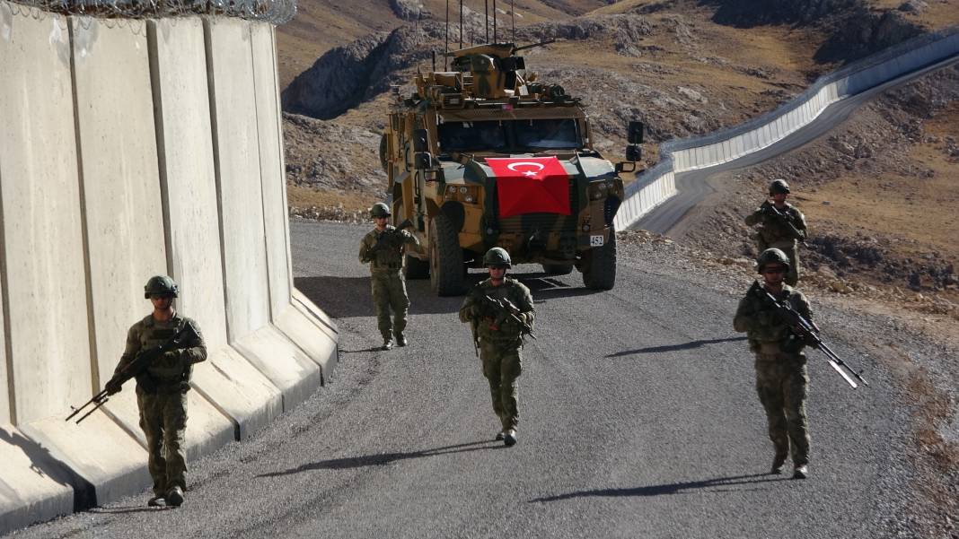 Türkiye'nin güvenlik kalkanı: Başkale sınır duvarı tamamlanıyor 11