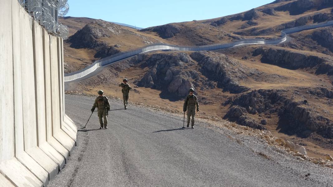 Türkiye'nin güvenlik kalkanı: Başkale sınır duvarı tamamlanıyor 7