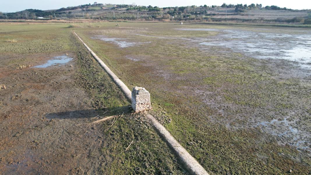 Kuraklık su kanallarını ve iskeleleri gün yüzüne çıkardı 10