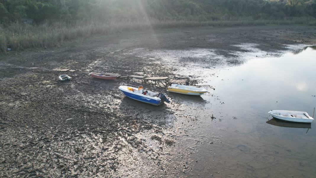 Kuraklık su kanallarını ve iskeleleri gün yüzüne çıkardı 4