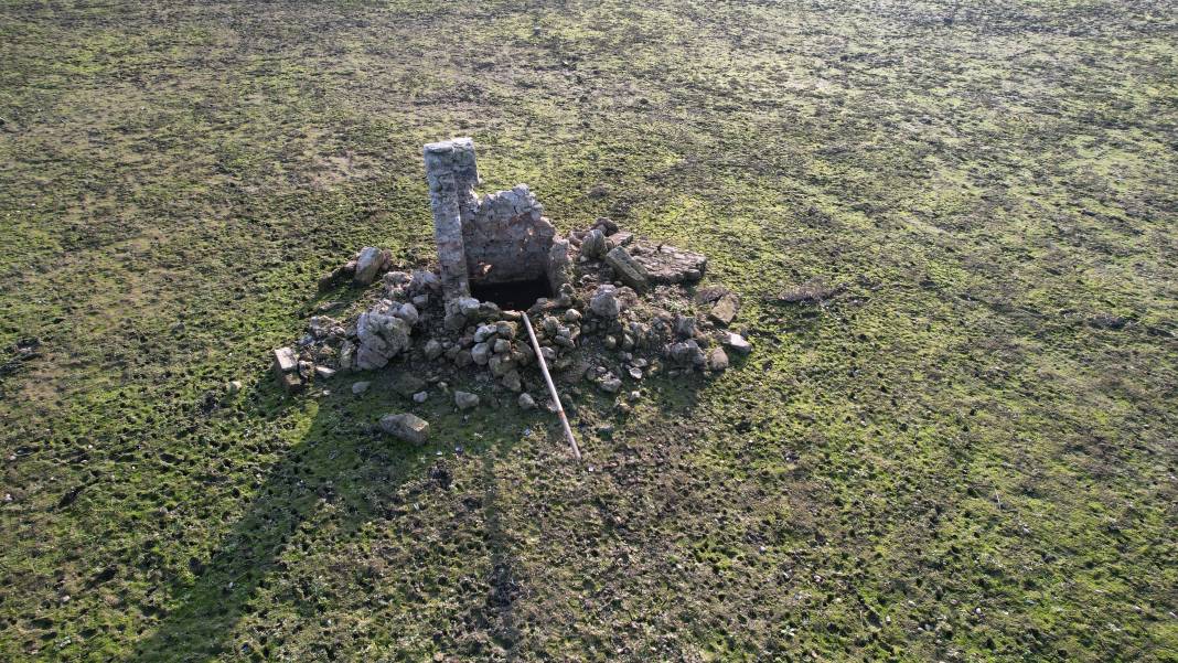 Kuraklık su kanallarını ve iskeleleri gün yüzüne çıkardı 8