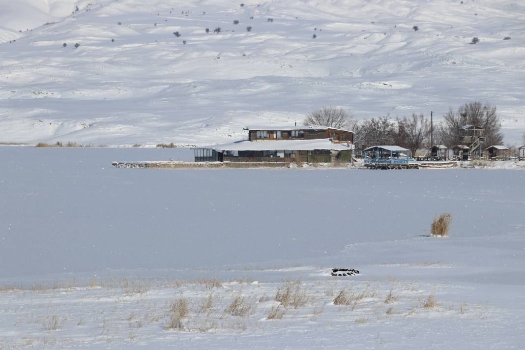 Efsanesi dilden dile dolaşan göl tamamen dondu 1