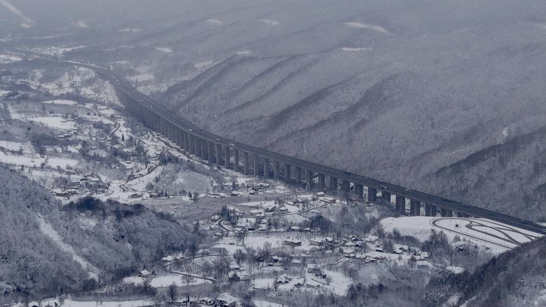 Bolu Dağı'nda kartpostallık kar manzarası 10