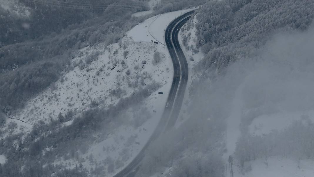Bolu Dağı'nda kartpostallık kar manzarası 9