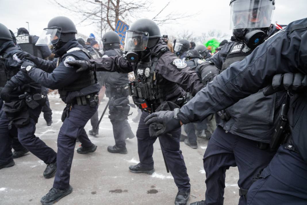 ABD başkanı Trump'tan 'Askeri Güç' tehdidi! 8