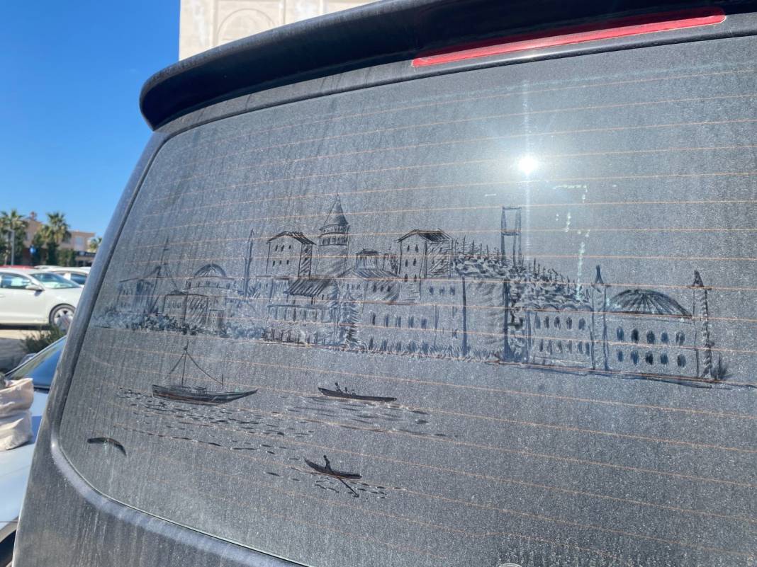 İşitme engelli ressam camları sanat eserine dönüştürüyor! 3