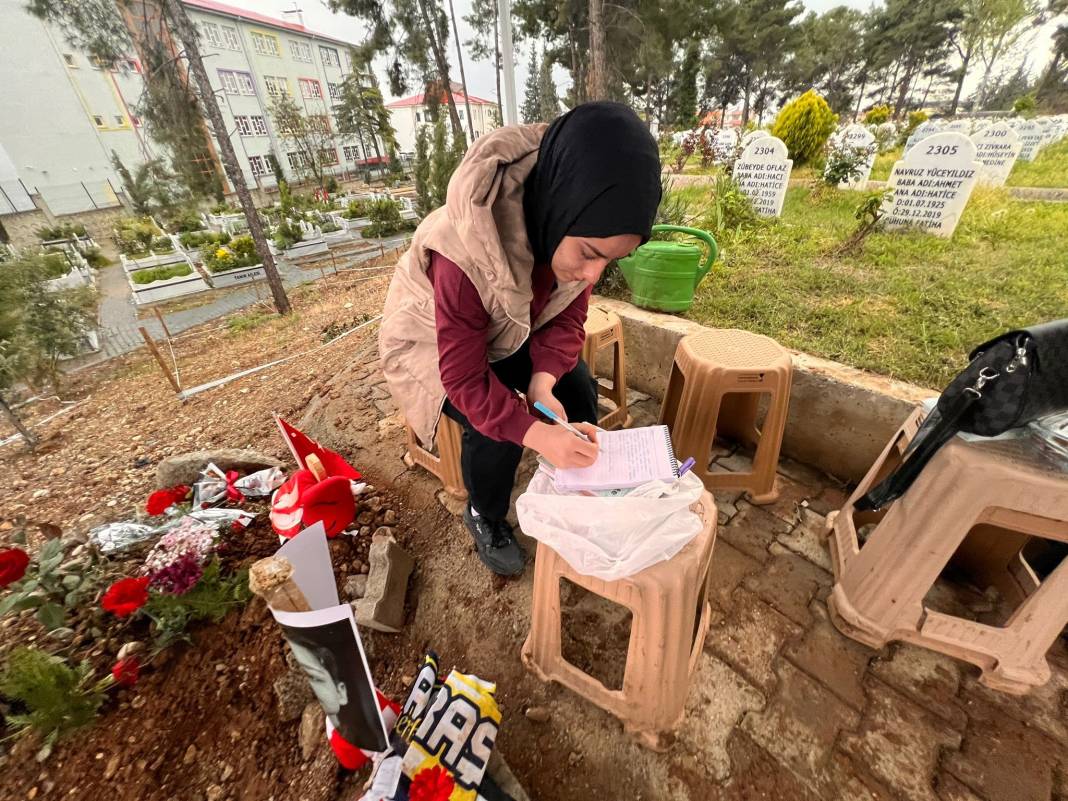 Saldırıda can veren çocukların mezarlarına bırakılan notlar yürek yakıyor 1