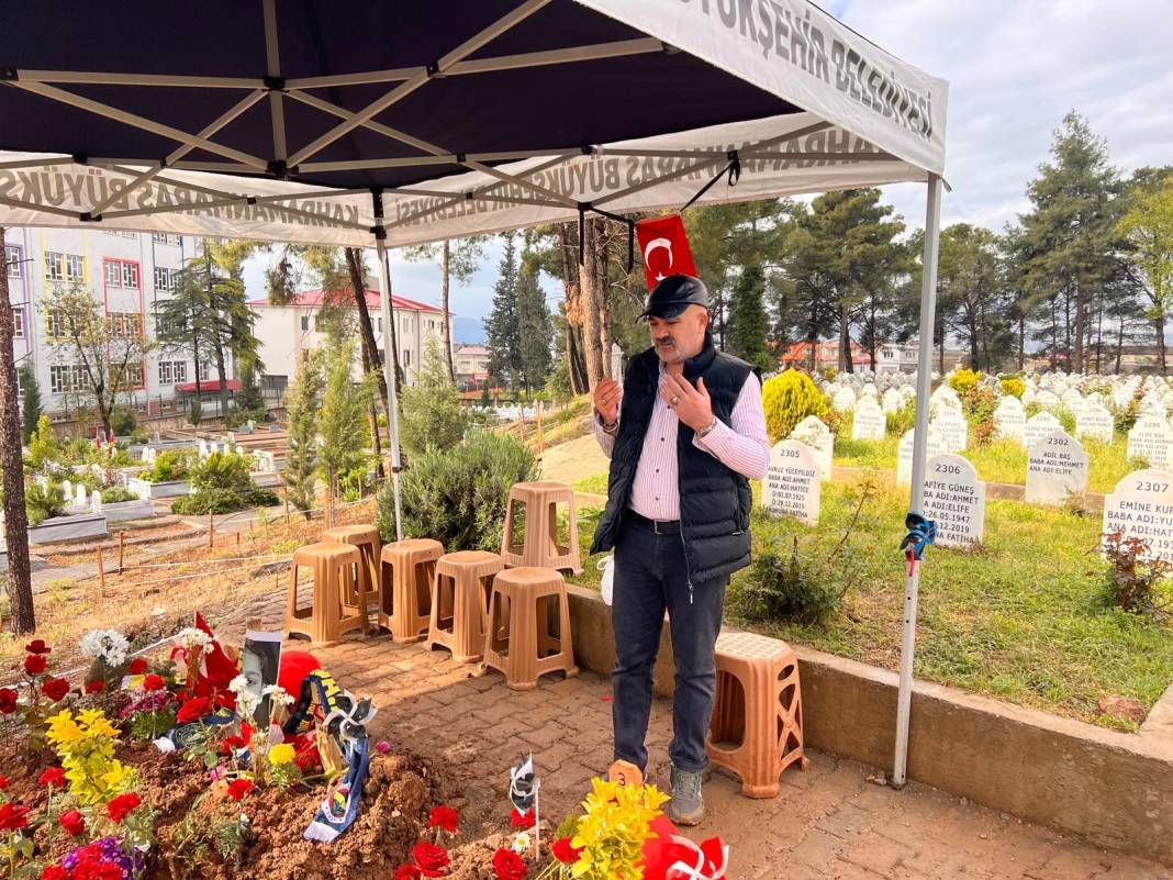 Saldırıda can veren çocukların mezarlarına bırakılan notlar yürek yakıyor 2