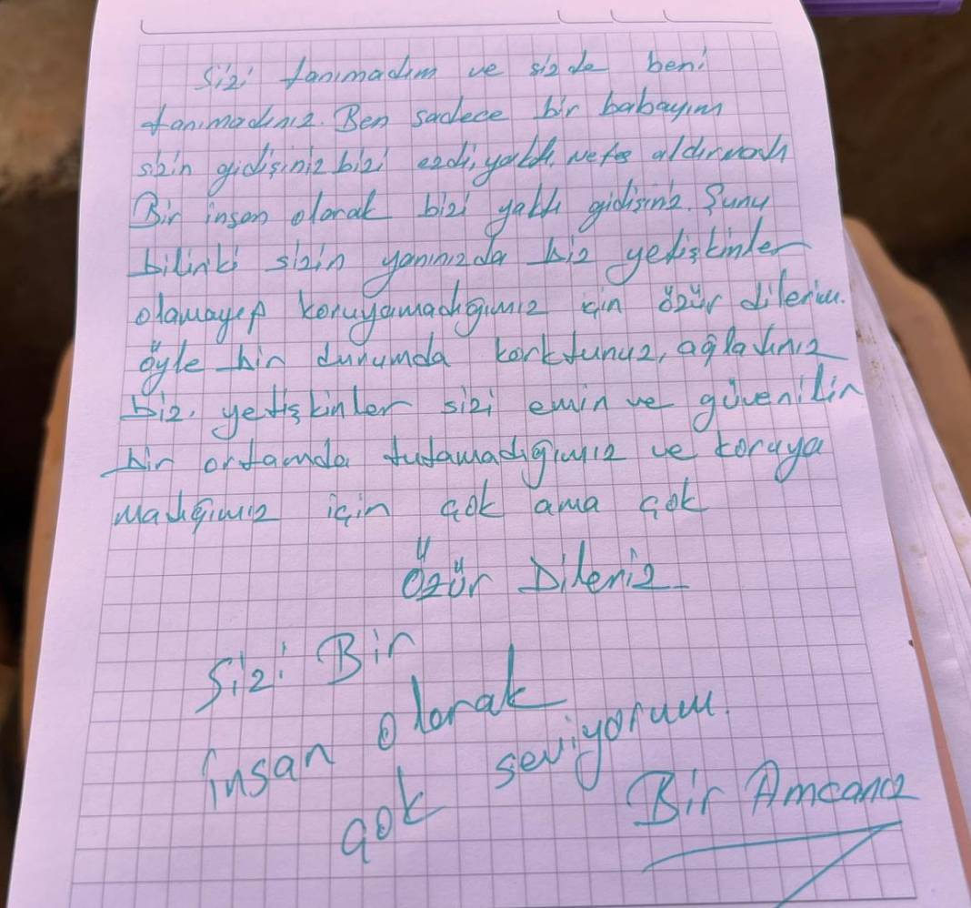 Saldırıda can veren çocukların mezarlarına bırakılan notlar yürek yakıyor 6