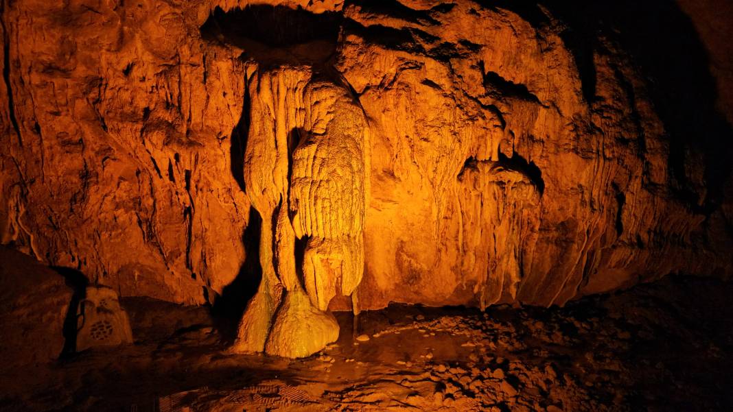 Doğa harikası mağaraya ziyaretçi akını! 5