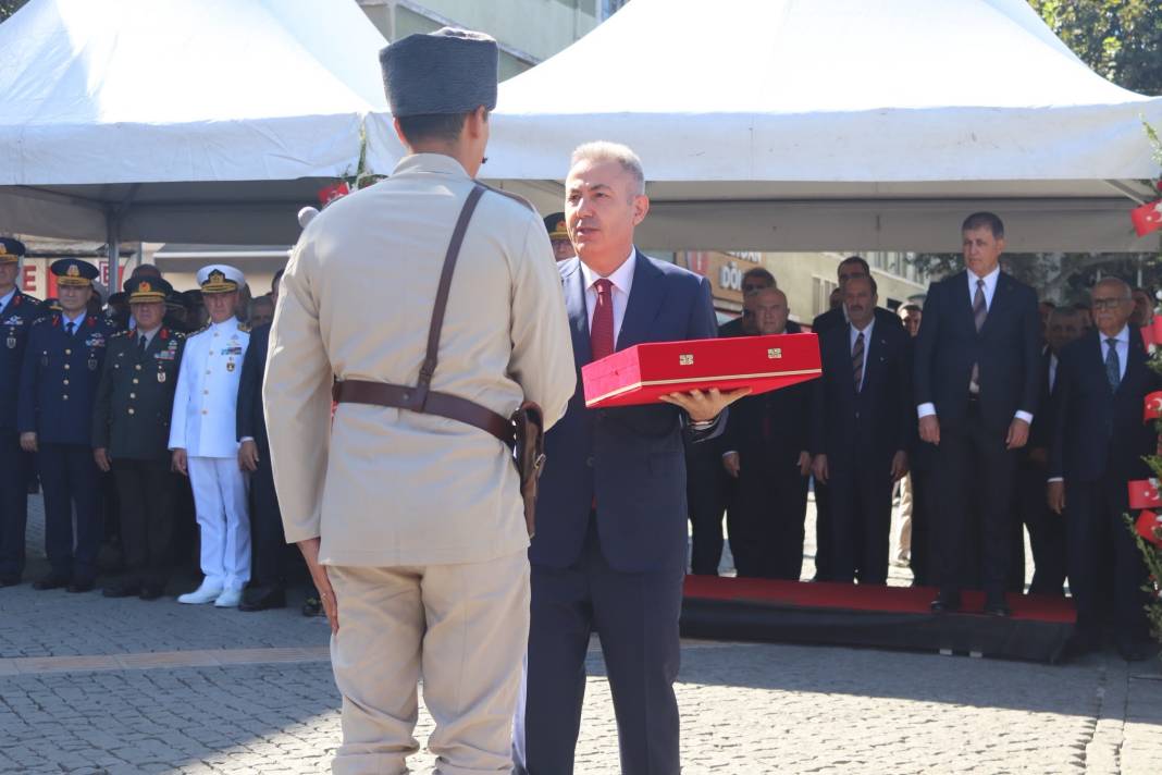 İzmir’in düşman işgalinden kurtuluşu törenlerle kutlandı! 2