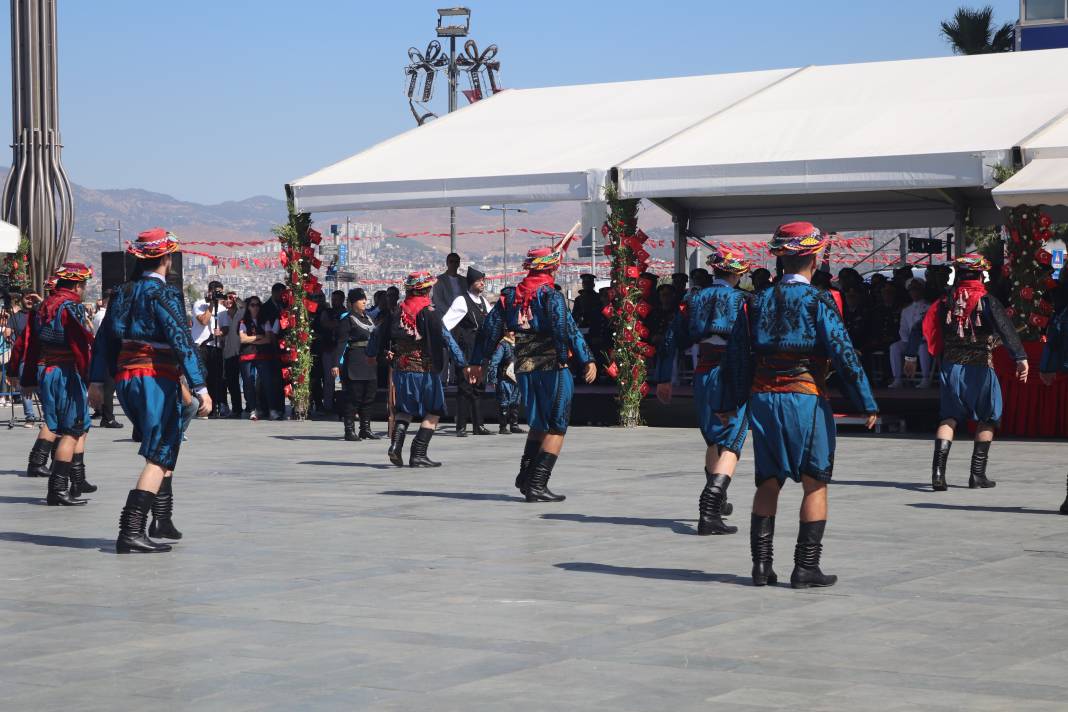 İzmir’in düşman işgalinden kurtuluşu törenlerle kutlandı! 6