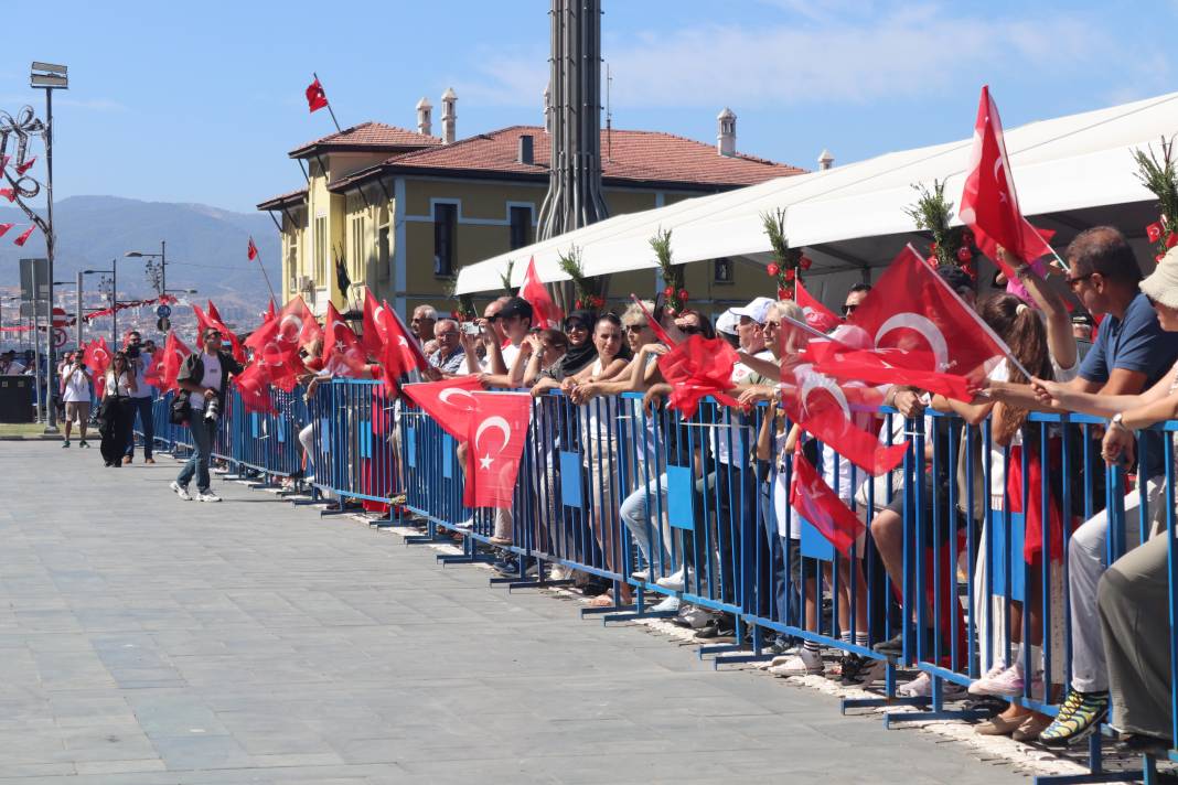 İzmir’in düşman işgalinden kurtuluşu törenlerle kutlandı! 7
