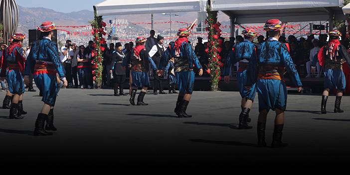 İzmir’in düşman işgalinden kurtuluşu törenlerle kutlandı!