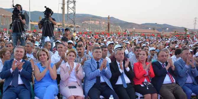 Menemen'de Gölpark'ın Açılışına Büyük Rağbet