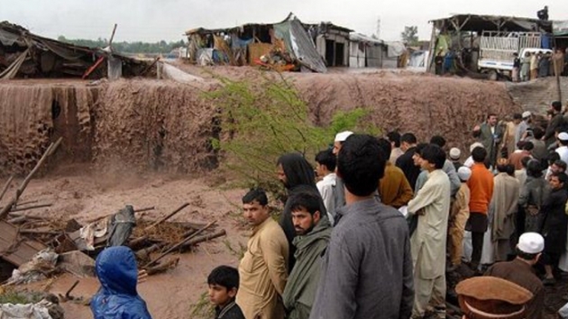 Pakistan’da toprak kayması: 8 ölü