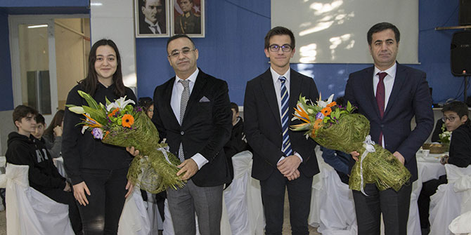 İzmir İl Milli Eğitim Müdürü Yahşi, TÜBİTAK Bilim Olimpiyatçısı Öğrencilerle Buluştu