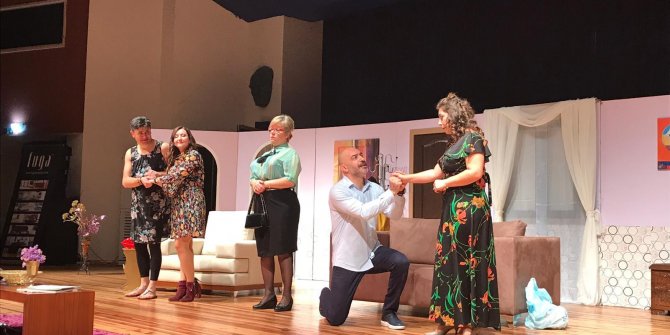 Sahne aşkı sağlık sorununa galip geldi