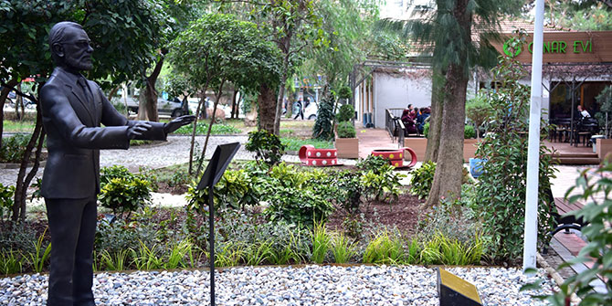 Avni Anıl'ın adı Bornova'da yaşayacak