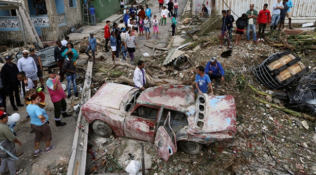 Kasırgada 4 ölü, 195 yaralı var...