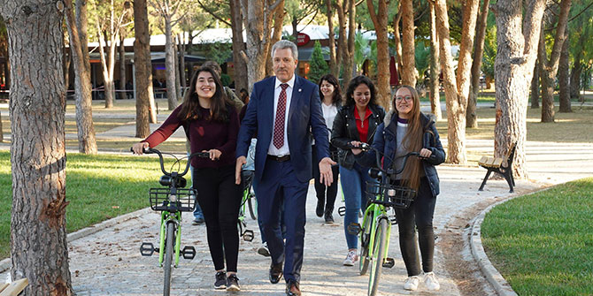 “Her Mevsim Yeşil ve Sürdürülebilir Bir Kampüs”