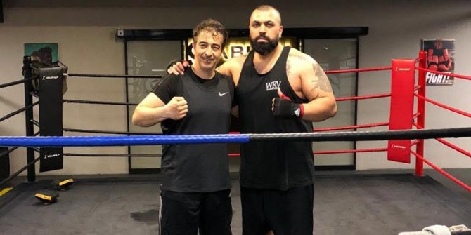 Karşıyaka'nın tek profesyonel boksörü Buğra destek bekliyor...