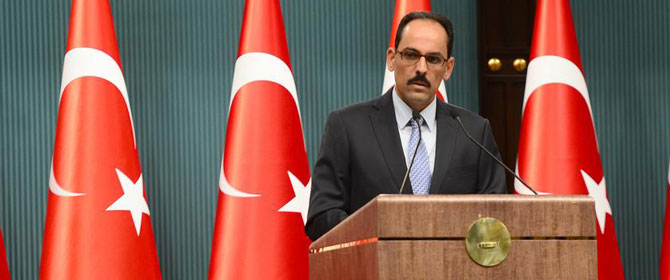 Kalın'dan Macron'a: "Tarihimize leke süremez!"