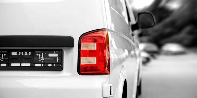 Kusurlu plakalar trafikten men sebebi