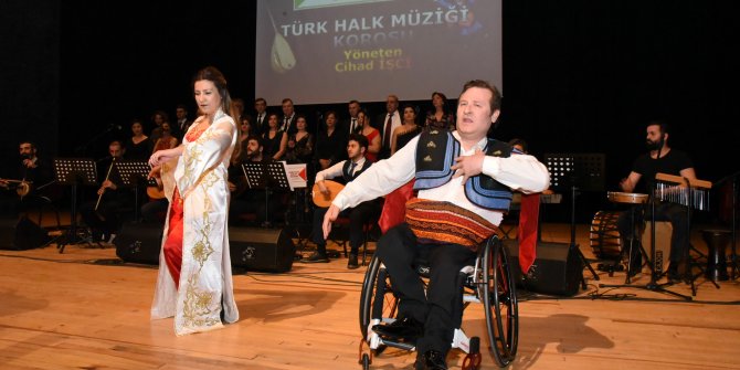 Türkülerle mest oldular…