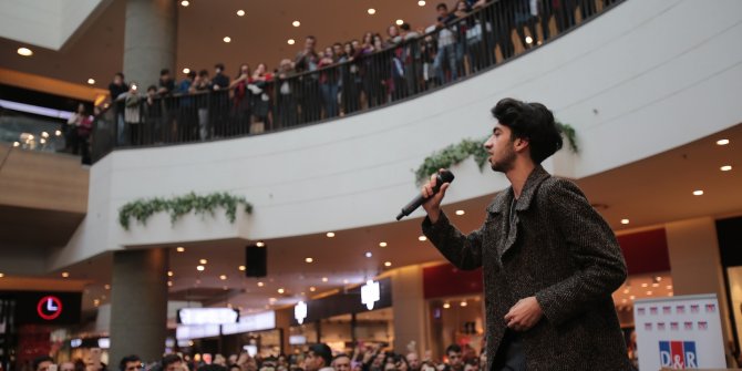 Çağatay Akman hayranlarıyla buluştu