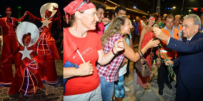 Binlerce İzmirli "Kurtuluş"u kutladı