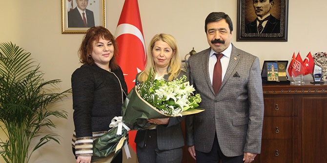 Eczacılık'ta Prof. Dr. Aytemir yeni dekan