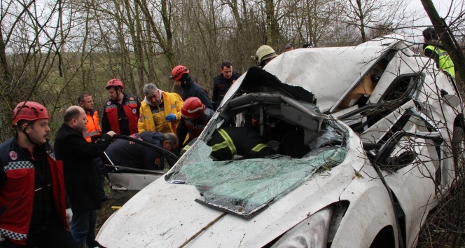 Feci kaza: 2 ölü, 1 bebek yaralı