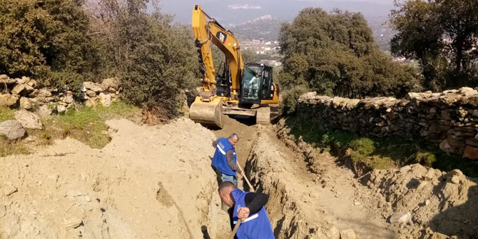 ASKİ isale hat yenilemesini yapıyor