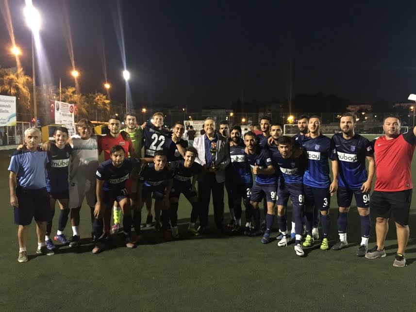 Demokrasi Kupası'nda şampiyon